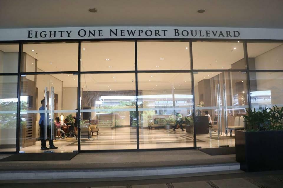 Eighty One Newport Boulevard 马尼拉 外观 照片